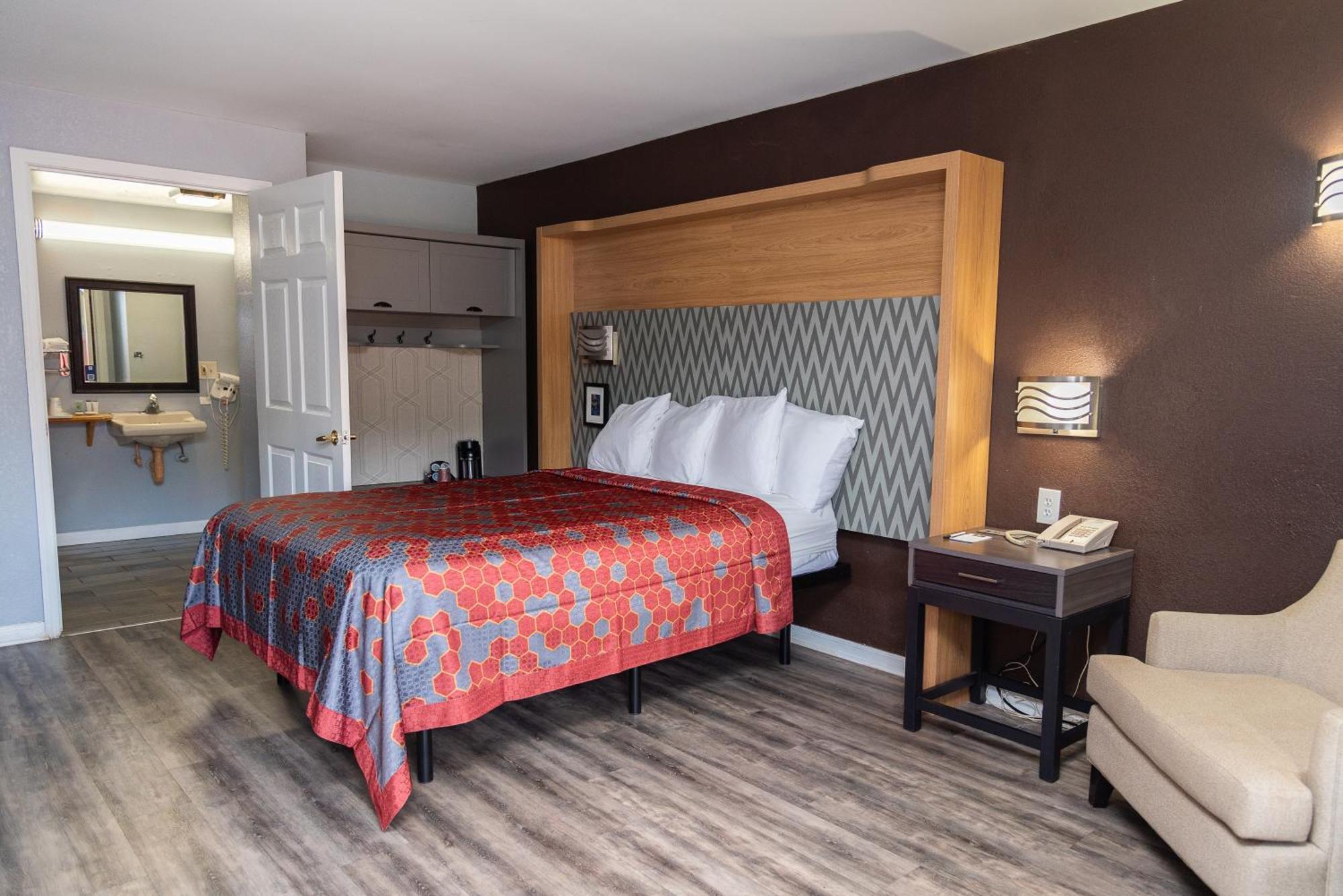 Columbus Inn And Suites Buitenkant foto