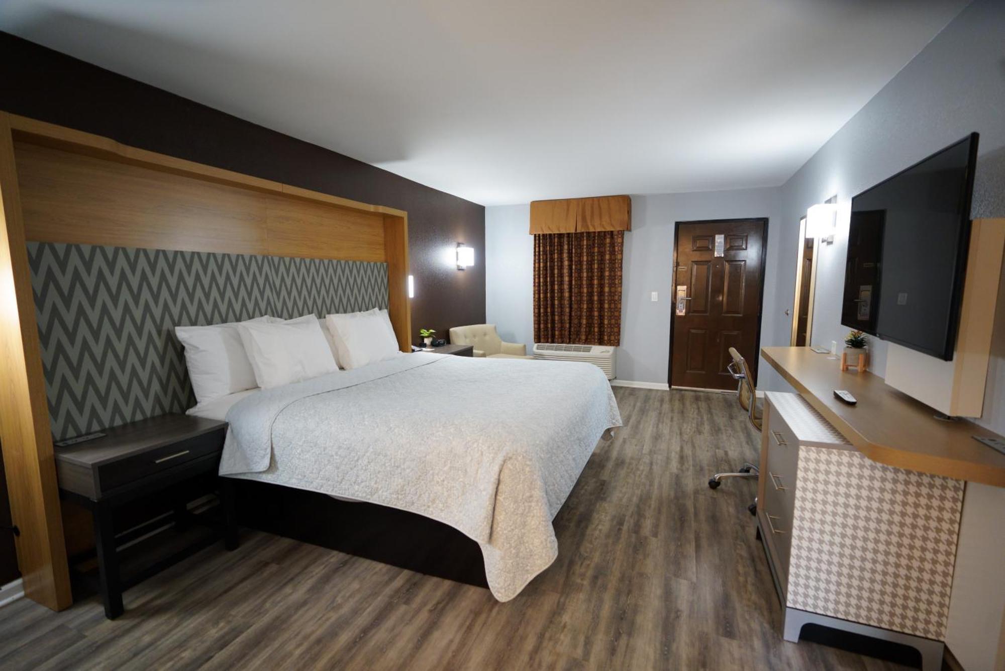 Columbus Inn And Suites Buitenkant foto