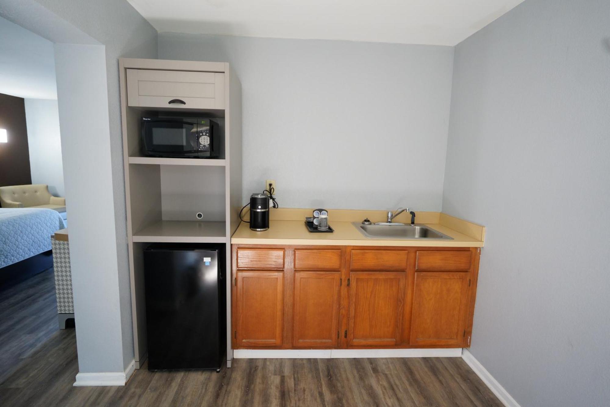 Columbus Inn And Suites Buitenkant foto