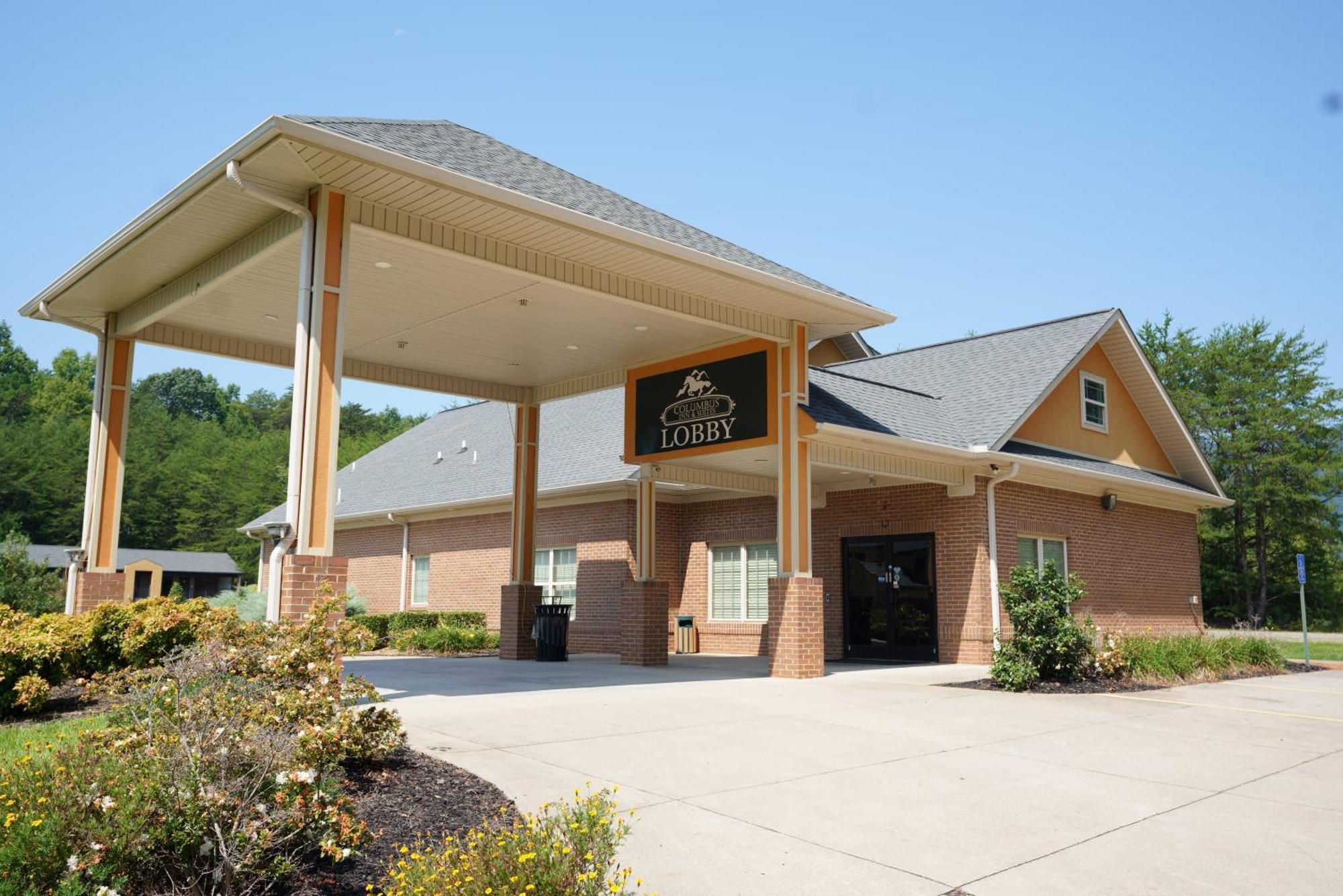 Columbus Inn And Suites Buitenkant foto