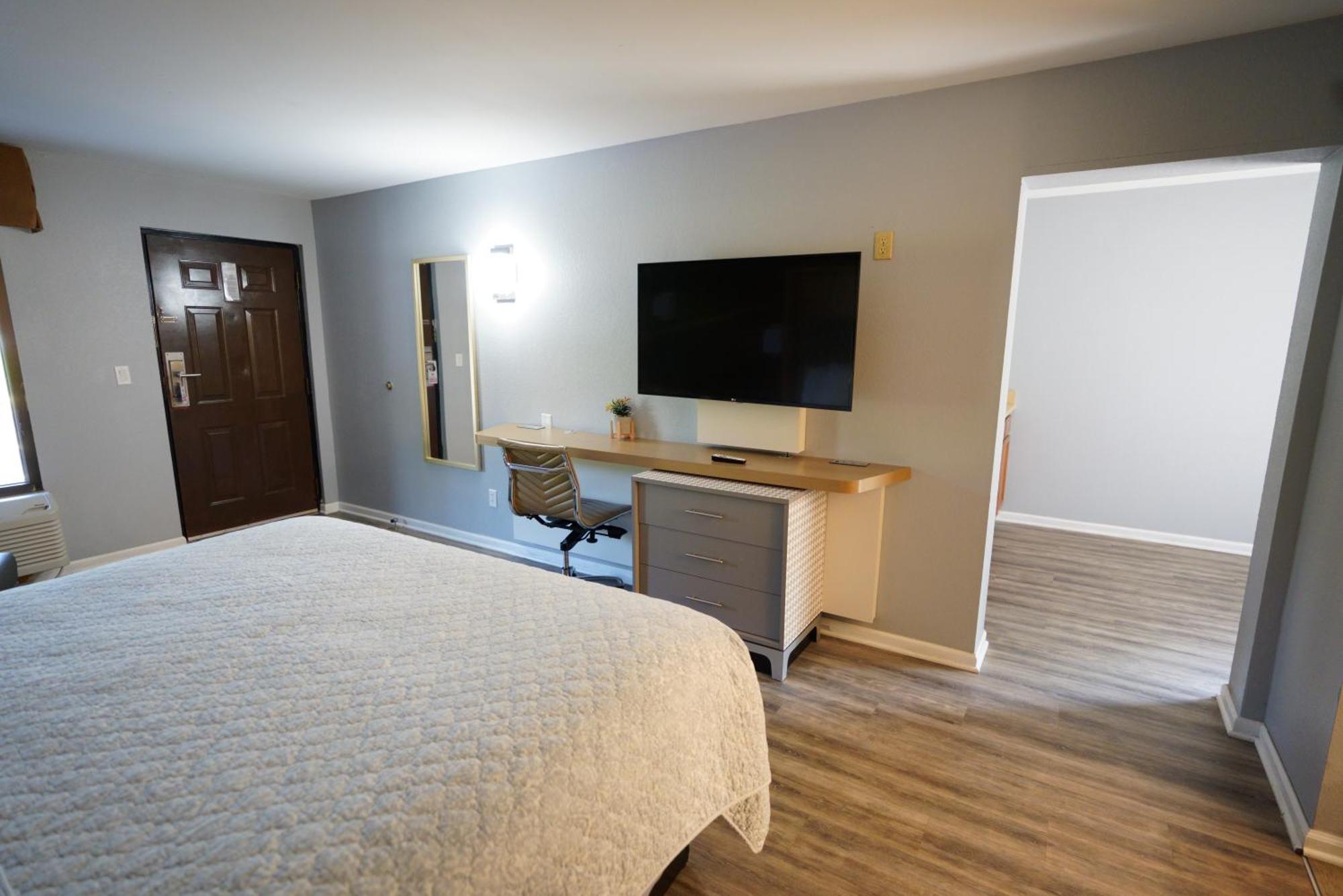 Columbus Inn And Suites Buitenkant foto